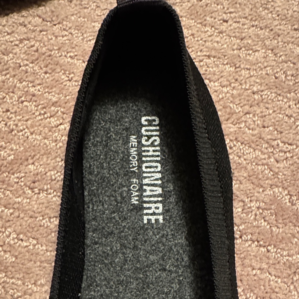 Cushionaire Women's Black Loafers - Picture 3 of 5